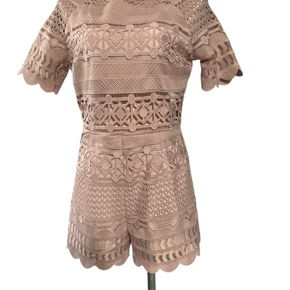 Saylor Shannon romper in blush. Size Medium. Absolutely gorgeous. EUC. - Picture 3 of 16